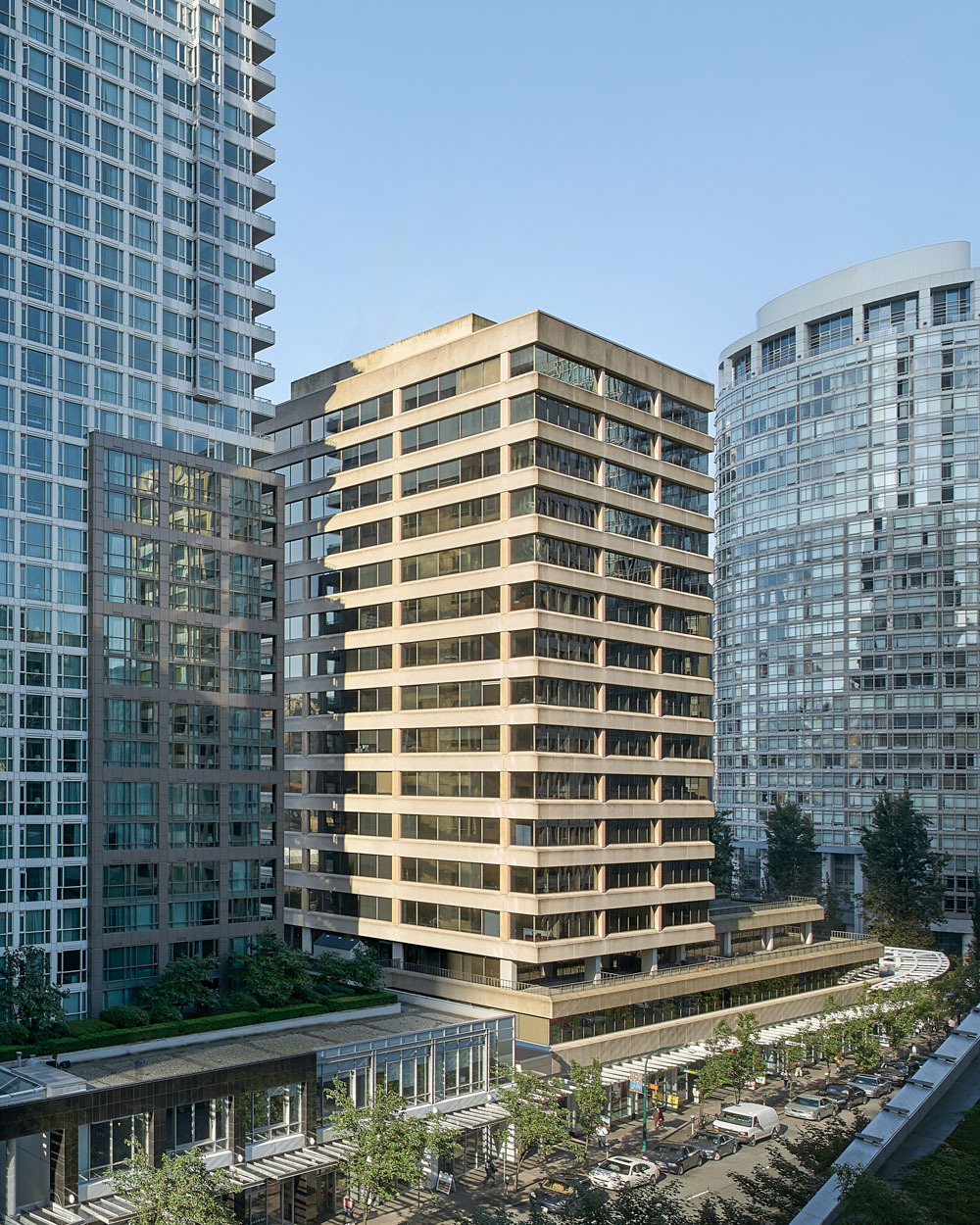 1166 Alberni St, Vancouver, BC à louer Photo de l’immeuble– Image 1 sur 7