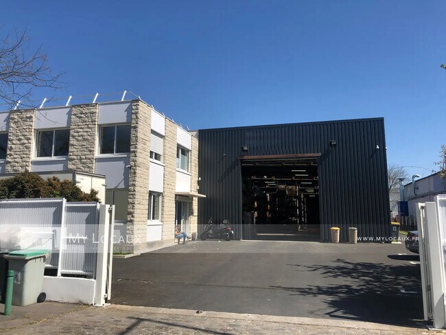 Plus de détails pour Industriel/Logistique à louer