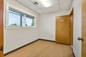 306 Main St, Dallas, OR à vendre Photo intérieure– Image 2 sur 5