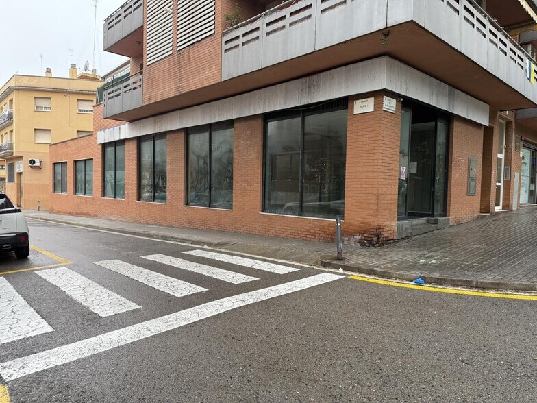 Local commercial dans Castelldefels, Barcelona à louer - Photo de l’immeuble – Image 1 sur 1