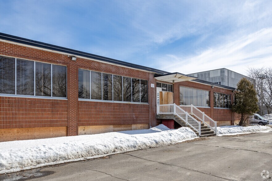15300 Rue Sherbrooke E, Montréal, QC à louer - Photo de l’immeuble – Image 2 sur 6