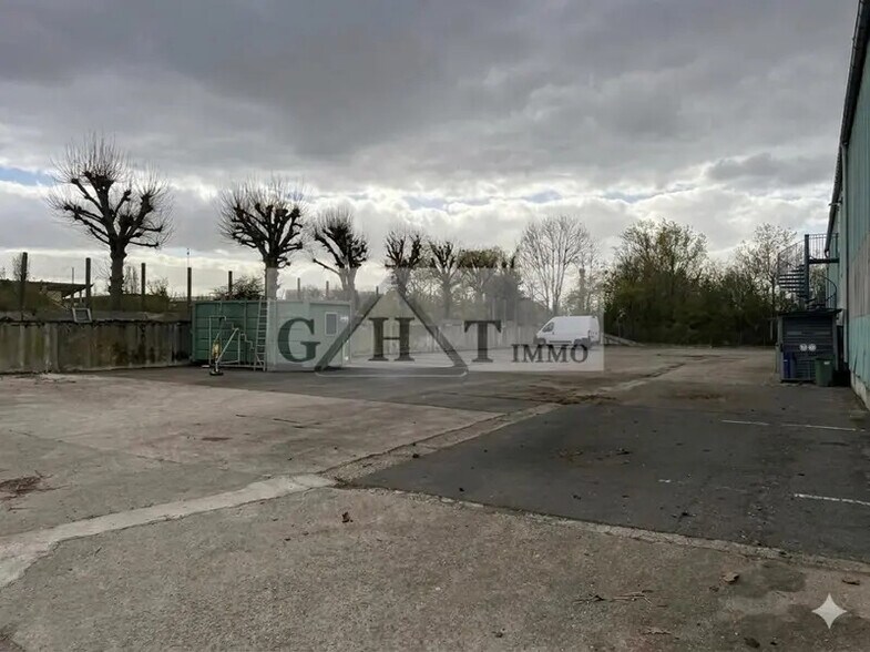 Industriel/Logistique dans Vaux-le-Pénil à vendre - Photo de l’immeuble – Image 2 sur 9