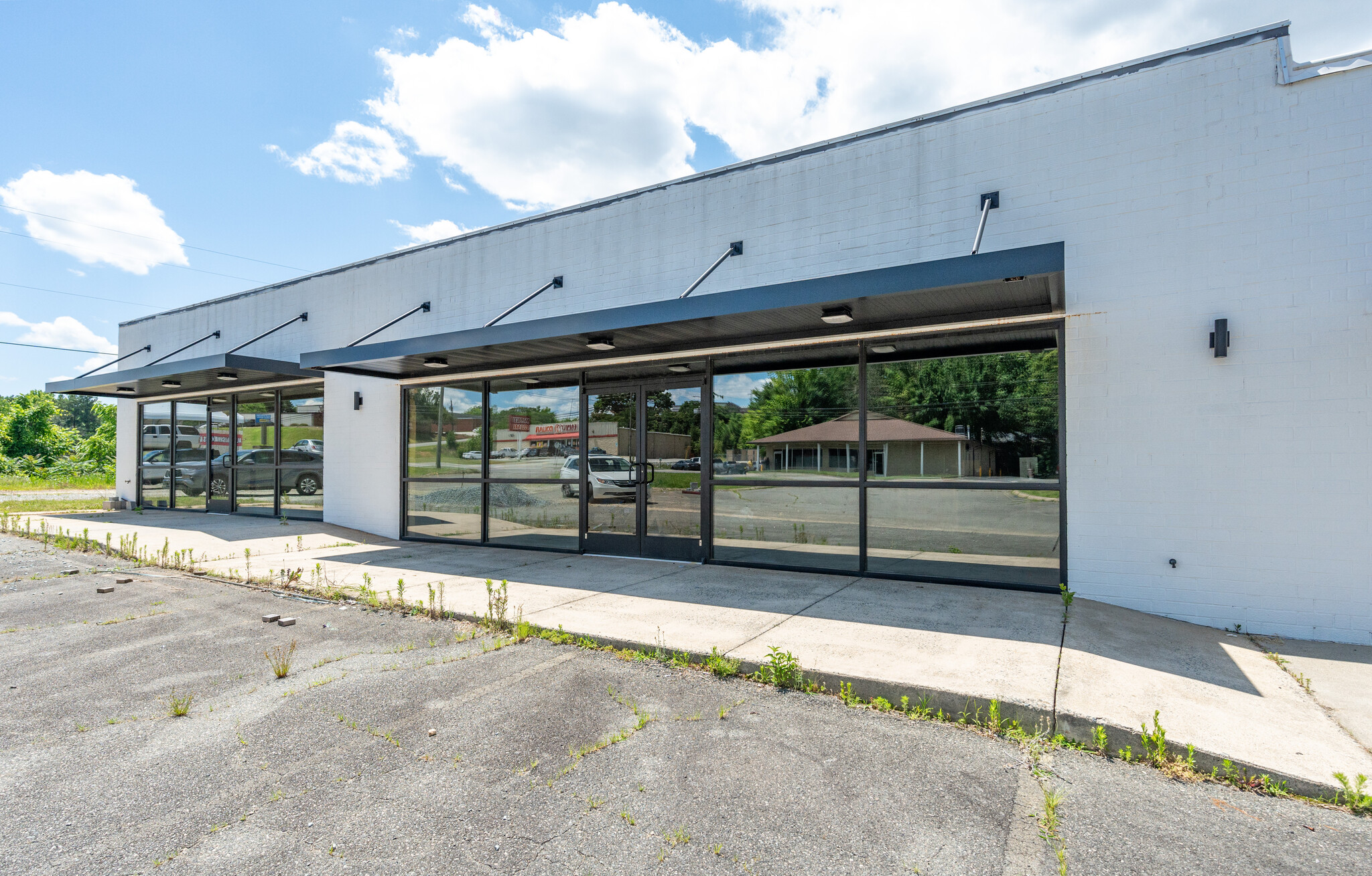 711-719 N Madison Blvd, Roxboro, NC à louer Photo de l’immeuble– Image 1 sur 6