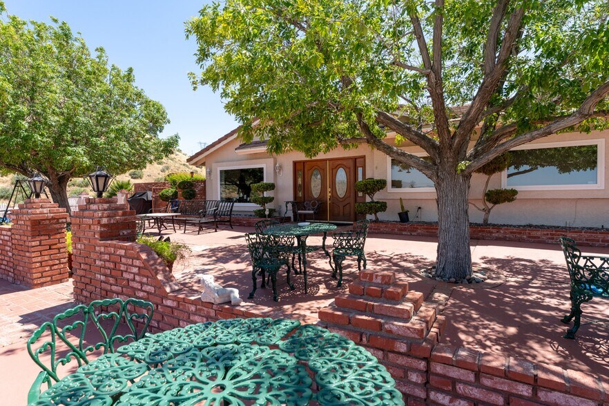 5801 Hacienda Ranch Rd, Palmdale, CA à vendre - Photo de l’immeuble – Image 3 sur 70