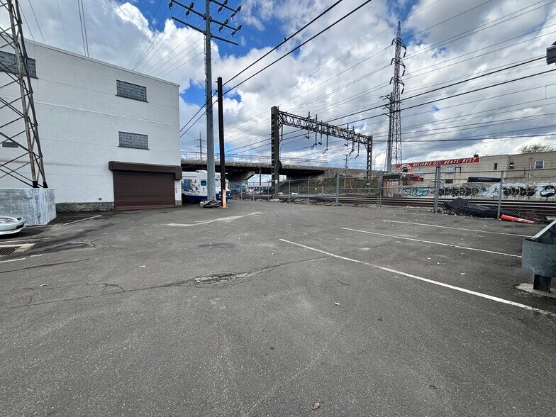 317 Courtland Ave, Stamford, CT à louer - Photo de l’immeuble – Image 1 sur 7