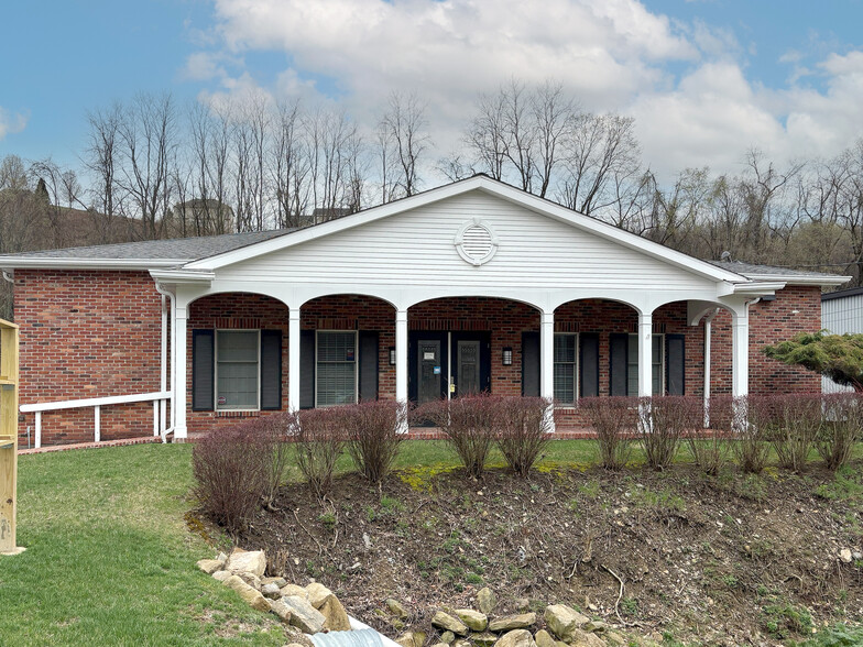 2598 Washington Rd, Canonsburg, PA à vendre - Photo de l’immeuble – Image 2 sur 2