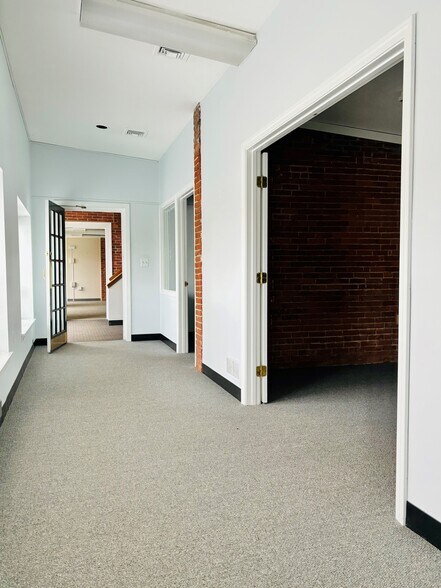 216 Main St, Hartford, CT à louer - Photo de l’immeuble – Image 3 sur 5