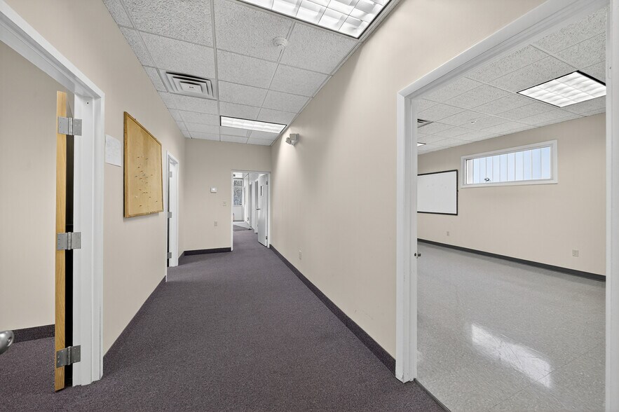 6730 Townline Rd, Mattydale, NY à vendre - Photo de l’immeuble – Image 3 sur 12