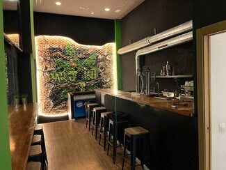 Plus de détails pour Local commercial à louer