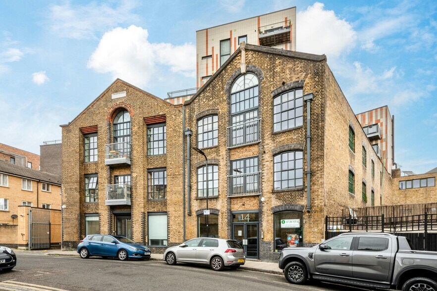 7B Cresset Rd, Londres à louer - Photo de l’immeuble – Image 1 sur 24
