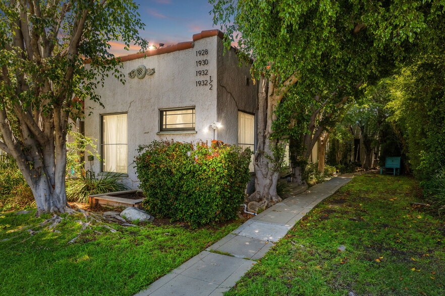 1928 Rosalia Rd, Los Angeles, CA à vendre - Photo principale – Image 1 sur 16