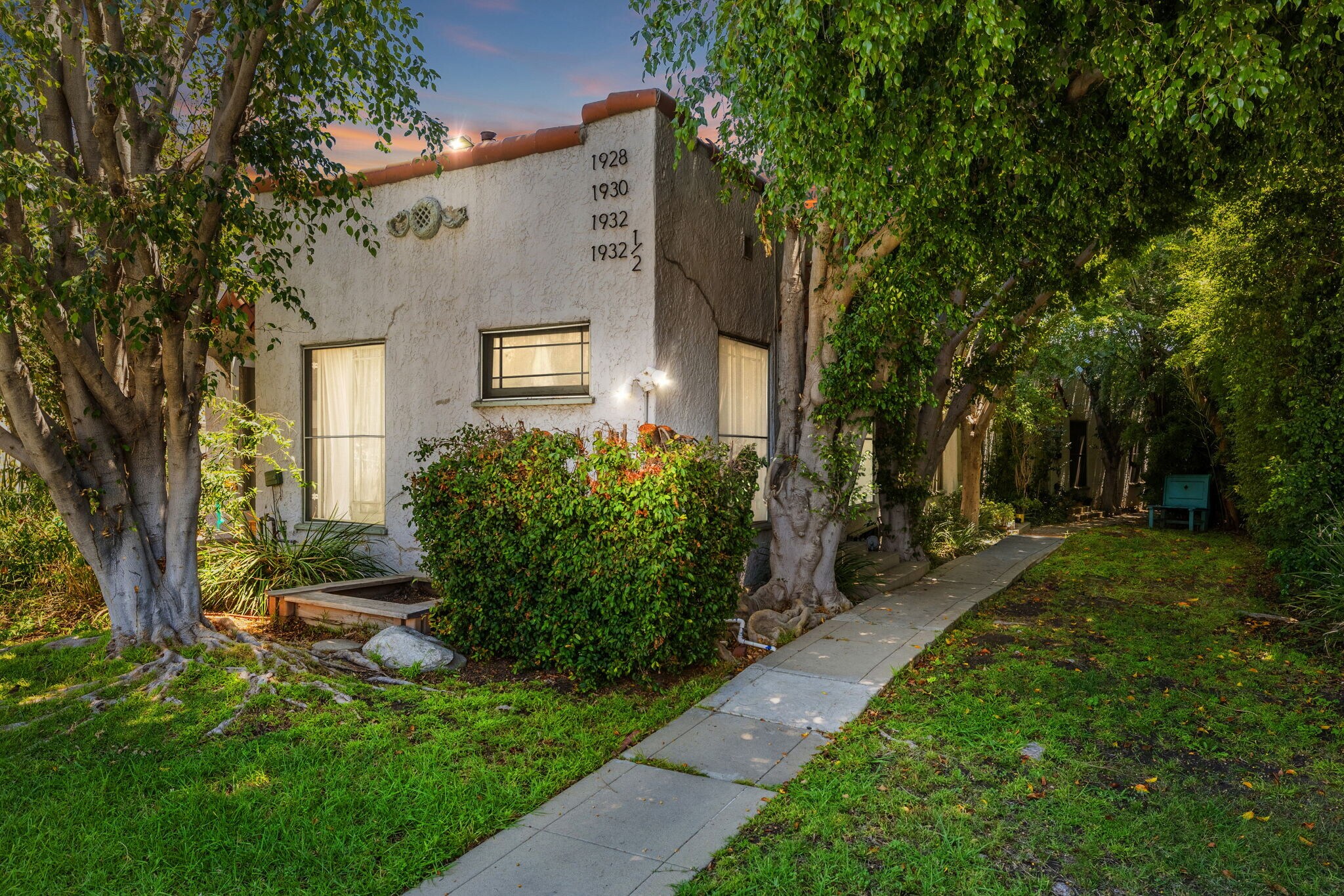 1928 Rosalia Rd, Los Angeles, CA à vendre Photo principale– Image 1 sur 17