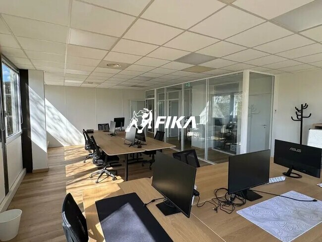 Plus de détails pour Bureau à vendre