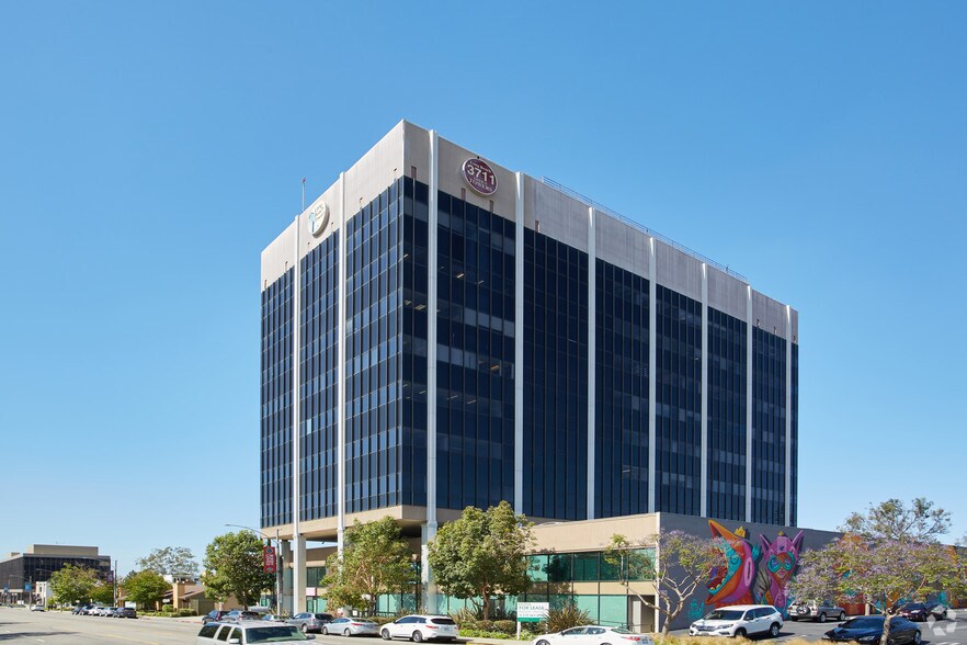 3711 Long Beach Blvd, Long Beach, CA à louer - Photo de l’immeuble – Image 2 sur 7