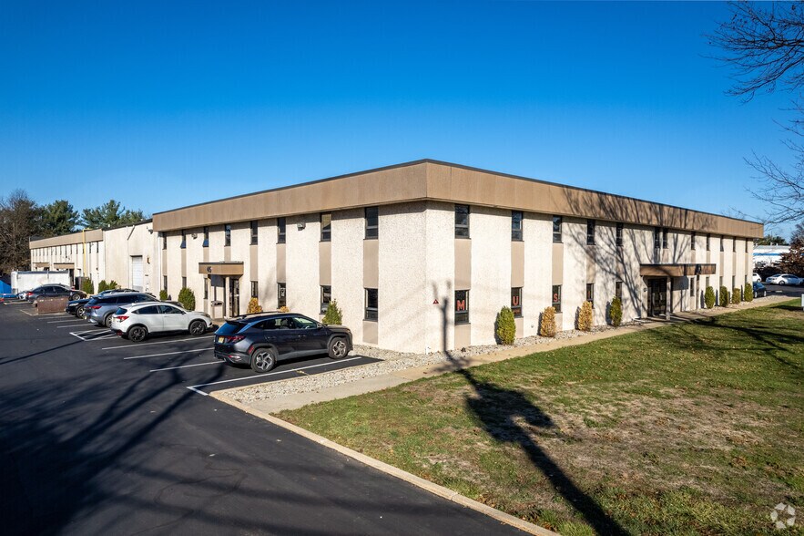 40 Brunswick Ave, Edison, NJ à vendre - Photo principale – Image 1 sur 25