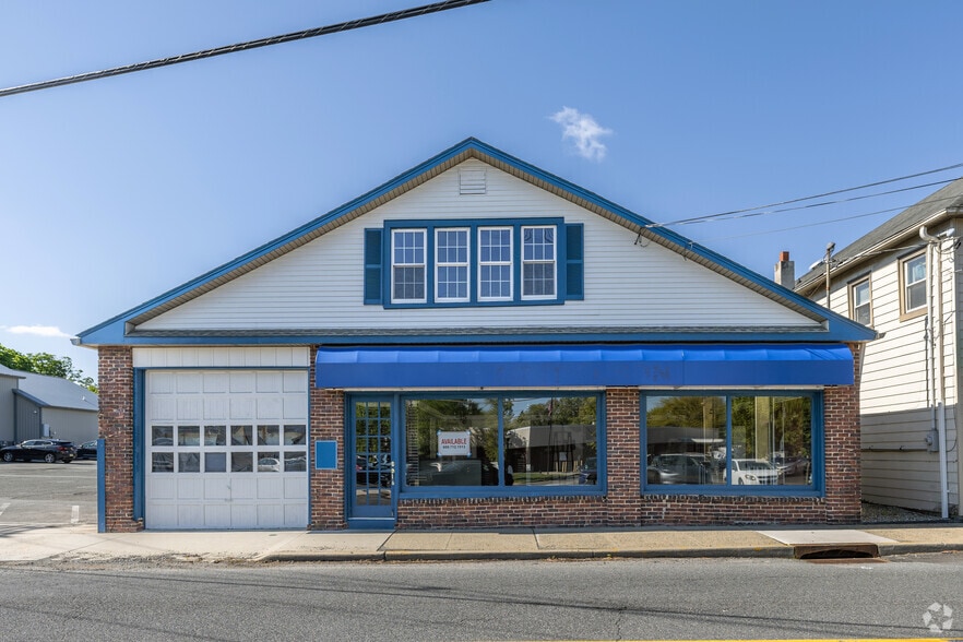 135 W Ward St, Hightstown, NJ à vendre - Photo de l’immeuble – Image 3 sur 6