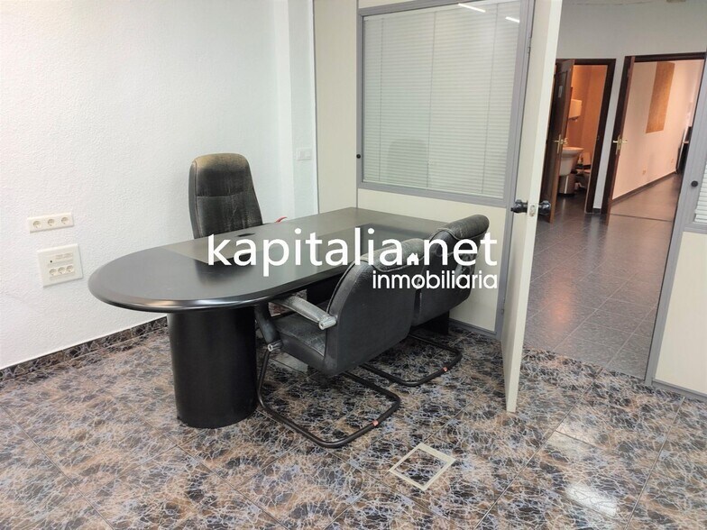 Local commercial dans València, Valencia à vendre - Photo de l’immeuble – Image 2 sur 13