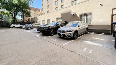 9011 160th St, Jamaica, NY à louer Autre– Image 2 sur 3