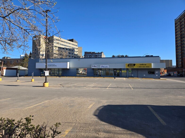 2160 Broad St, Regina, SK à louer - Photo de l’immeuble – Image 3 sur 3