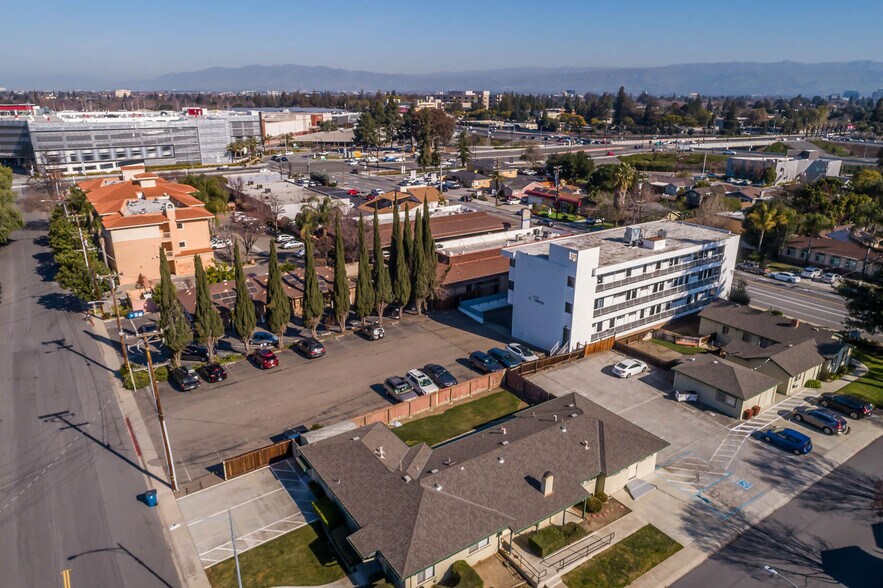373 S Monroe St, San Jose, CA à vendre - Photo de l’immeuble – Image 3 sur 17