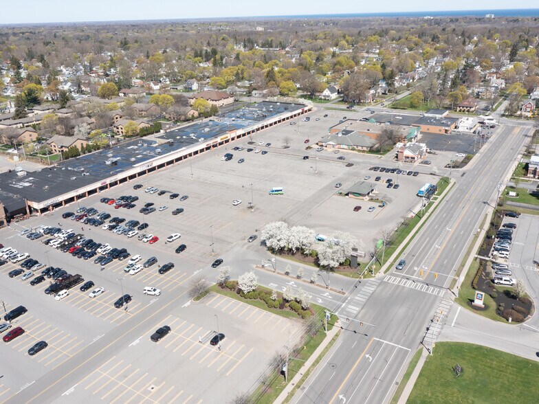 525 Titus Ave, Rochester, NY à louer - Photo de l’immeuble – Image 3 sur 27