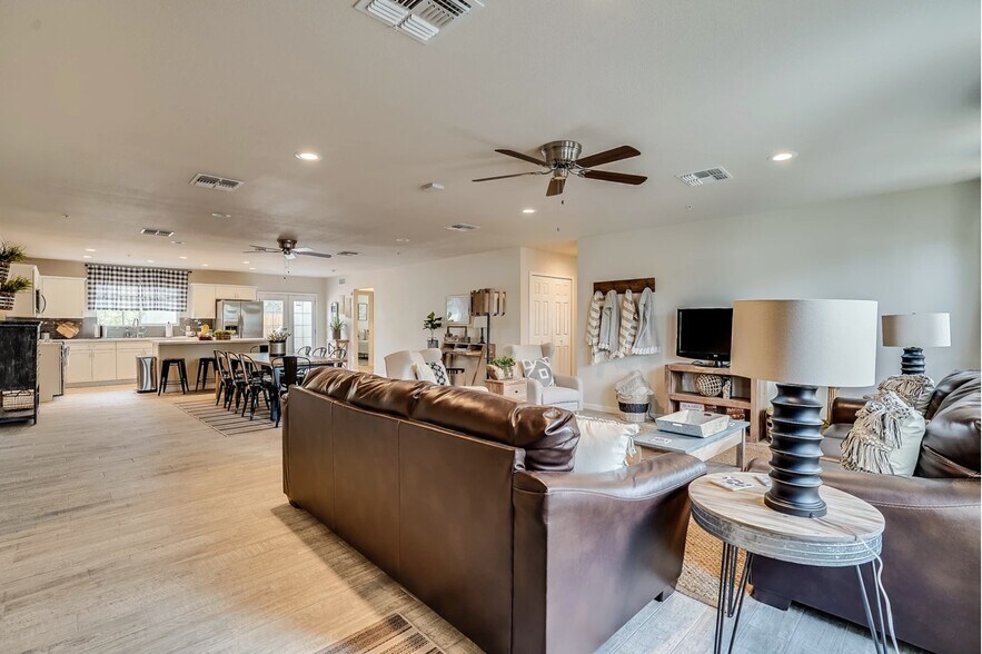 1514 W Bethany Home Rd, Phoenix, AZ à vendre - Photo intérieure – Image 2 sur 9