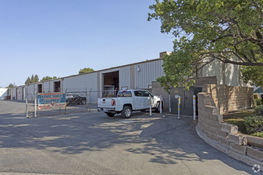 2636-2686 N Argyle Ave, Fresno, CA à louer - Photo de l’immeuble – Image 2 sur 4