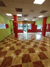Local commercial dans Fuenlabrada, Madrid à louer Plan d’étage– Image 1 sur 4
