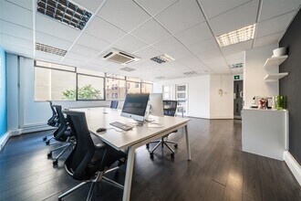 8-11 St Johns Ln, Londres à louer Photo intérieure– Image 1 sur 6