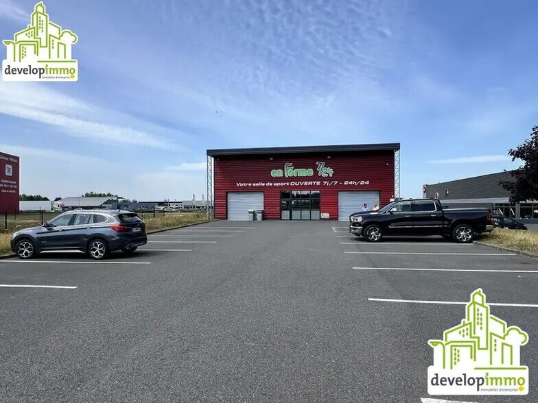 Local d'activités dans Ifs à vendre - Photo de l’immeuble – Image 3 sur 13
