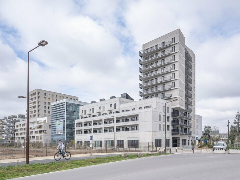 Local commercial dans Nantes à louer - Photo de l’immeuble – Image 1 sur 23