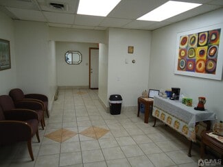 Plus de détails pour 386 New Brunswick Ave, Fords, NJ - Local commercial à louer