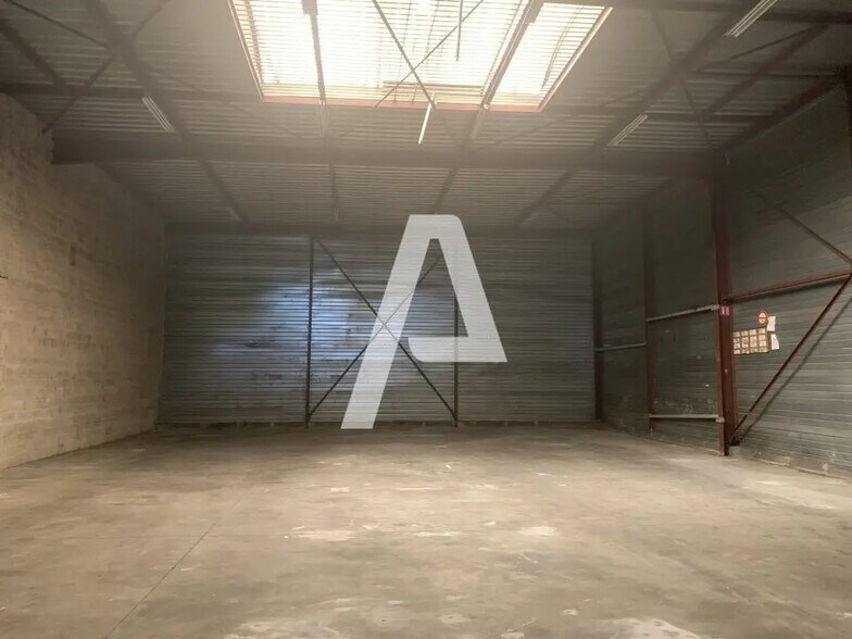 Local d’activités dans Chilly-Mazarin à louer - Photo intérieure – Image 2 sur 4