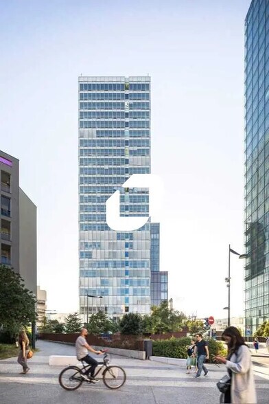 65 Rue Du Capitaine Dreyfus, Montreuil à louer - Photo de l’immeuble – Image 2 sur 31