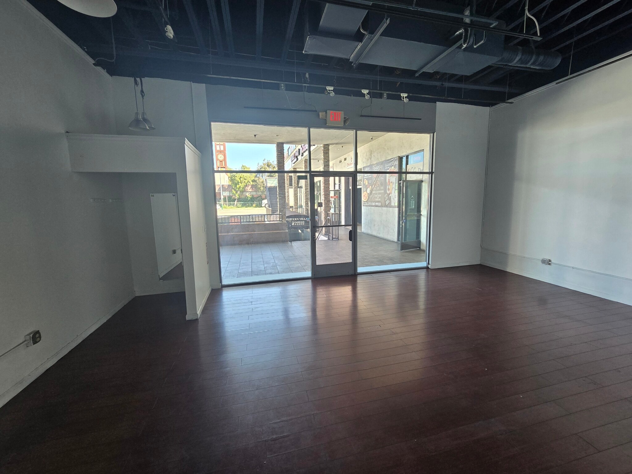 301 S Western Ave, Los Angeles, CA à louer Photo intérieure– Image 1 sur 3