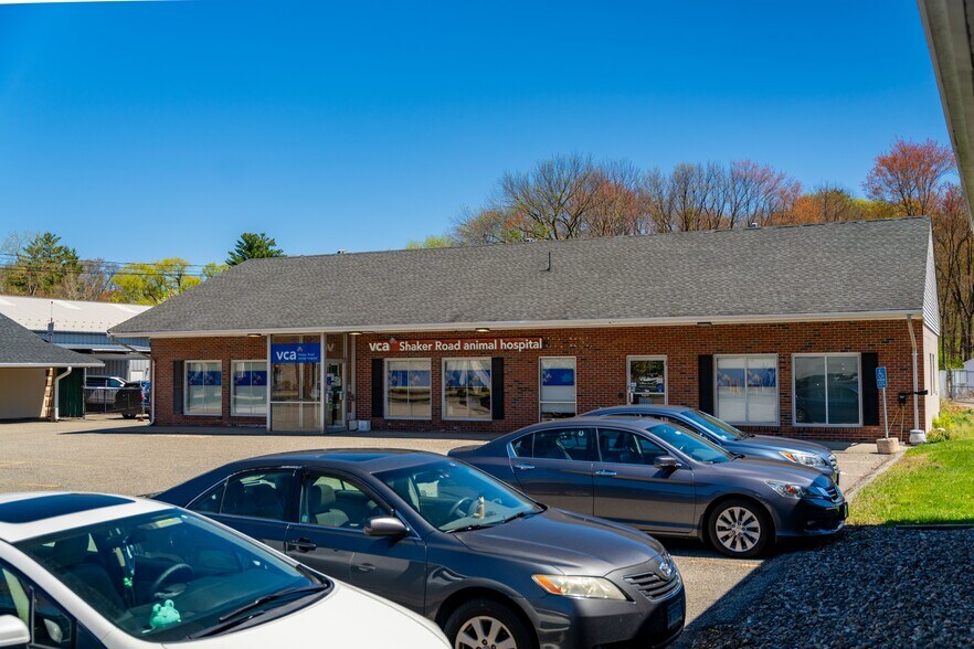 108 Shaker Rd, East Longmeadow, MA à vendre - Photo de l’immeuble – Image 2 sur 8