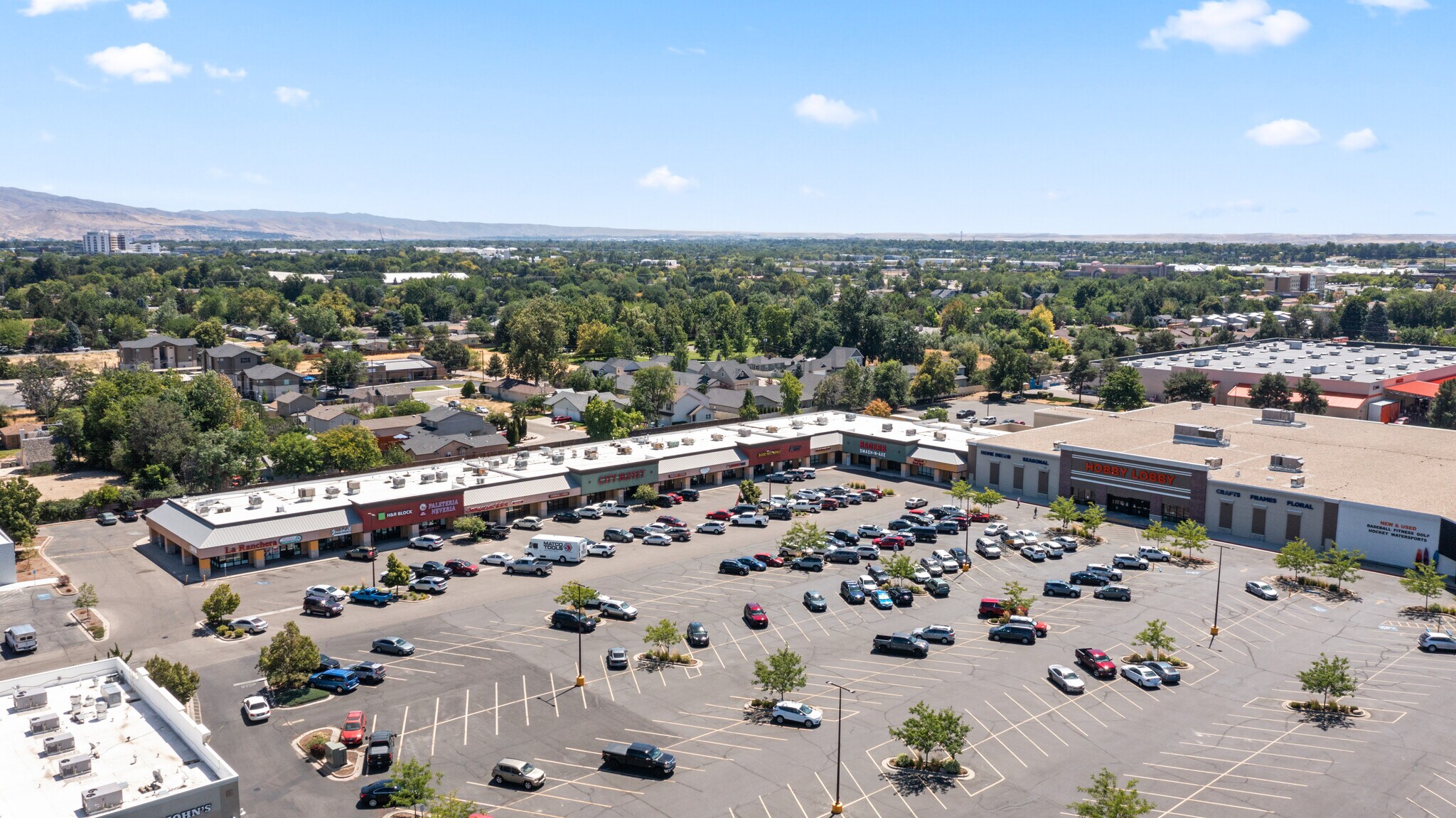 8013-8105 W Fairview Ave, Boise, ID à louer Photo de l’immeuble– Image 1 sur 2