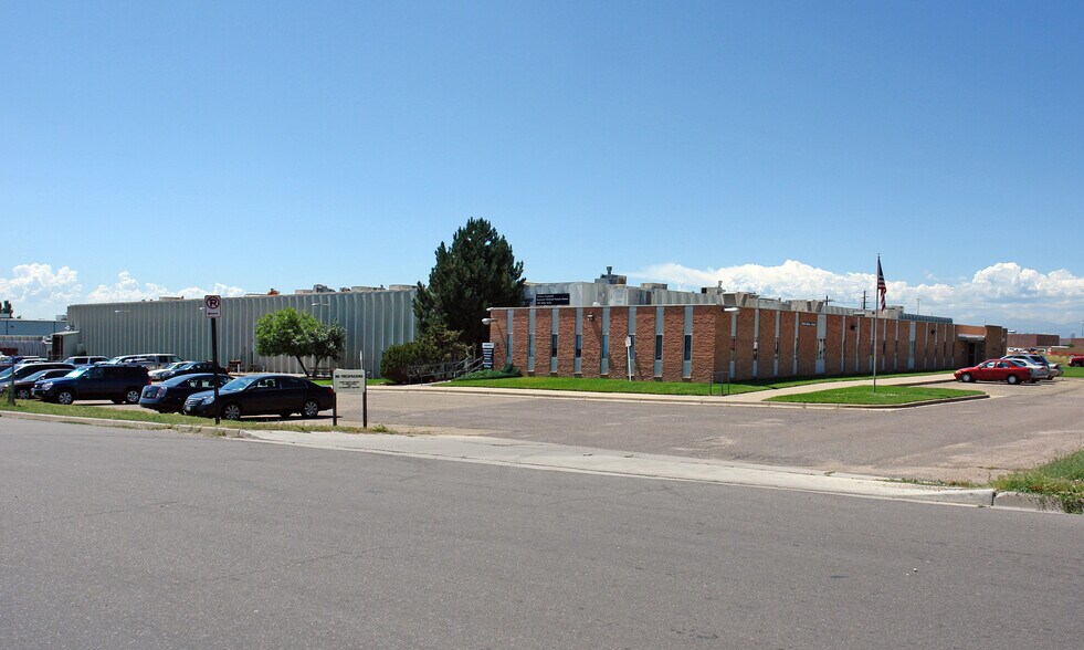 11380 E Smith Rd, Aurora, CO à louer - Photo principale – Image 1 sur 22