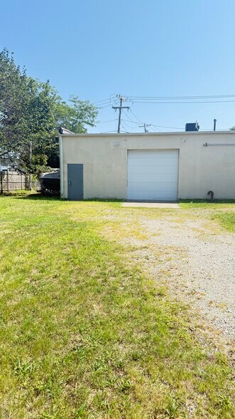 873 Montauk Hwy, Copiague, NY à louer - Photo de l’immeuble – Image 3 sur 13