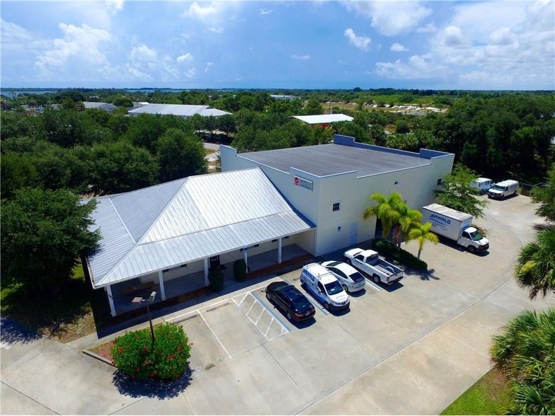 181 Sebastian Blvd, Sebastian, FL à vendre - Photo principale – Image 1 sur 44
