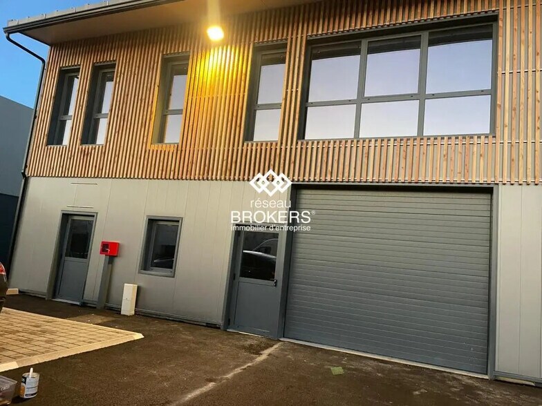 Industriel/Logistique dans Ennery à louer - Photo de l’immeuble – Image 1 sur 3