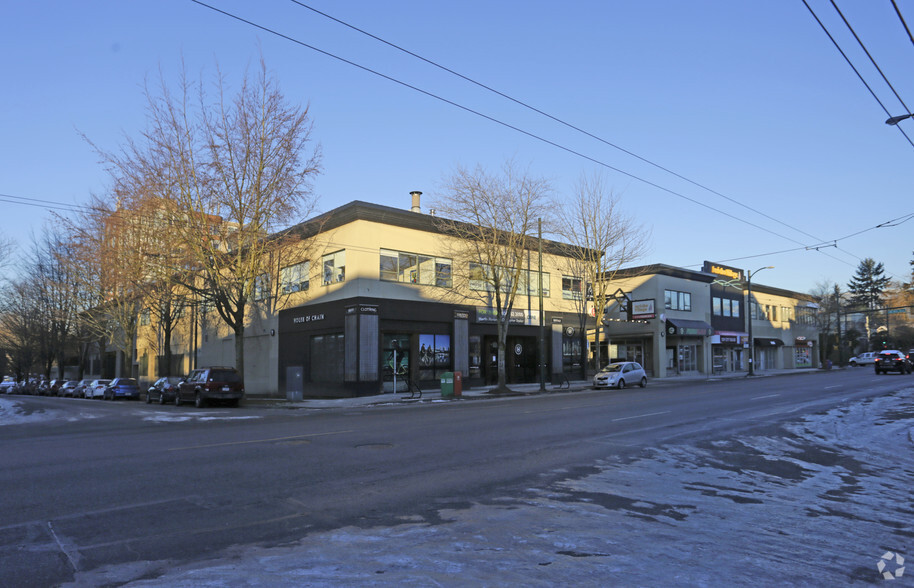 2083 Alma St, Vancouver, BC à vendre - Photo principale – Image 1 sur 28