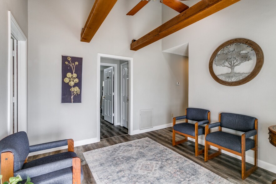 725 W Purnell Rd, Lewisville, TX à louer - Photo de l’immeuble – Image 3 sur 10