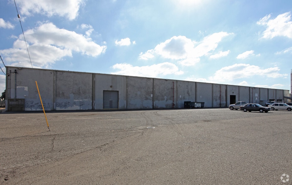 1195 N Gertrude Ave, Stockton, CA à vendre - Photo de l’immeuble – Image 1 sur 6