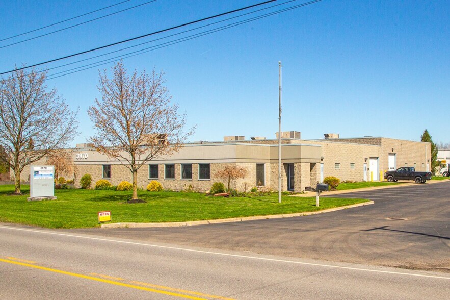 3970 Big Tree Rd, Hamburg, NY à louer - Photo de l’immeuble – Image 1 sur 1