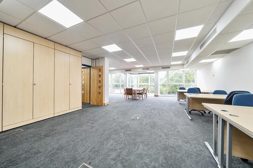 23-25 Bridge St, Pinner à vendre - Photo de l’immeuble – Image 3 sur 18