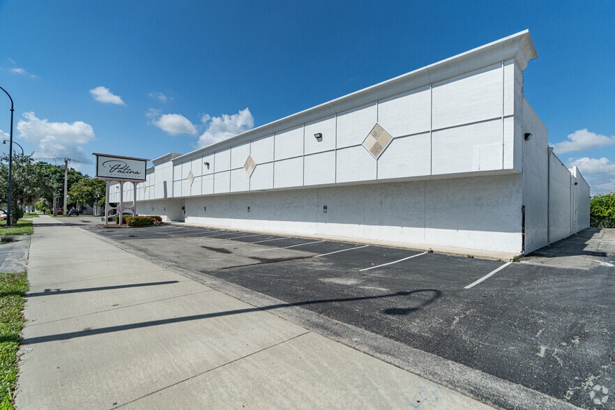 4711 N State Road 7, Tamarac, FL à vendre - Photo principale – Image 2 sur 8