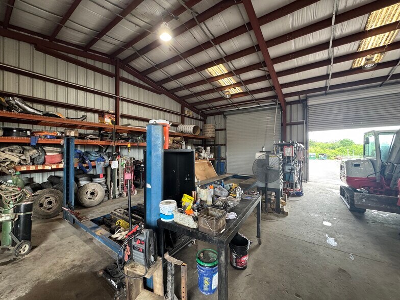 5775 126th Ave N, Clearwater, FL à vendre - Photo intérieure – Image 3 sur 9