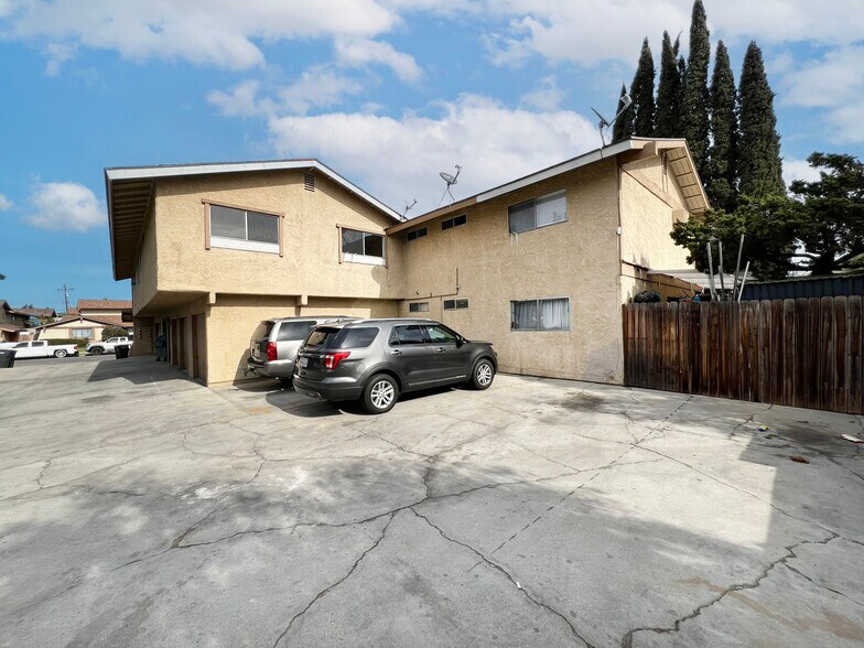 1908 E Coral Ave, Orange, CA à vendre - Photo de l’immeuble – Image 3 sur 24