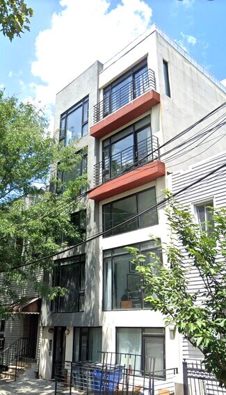 Plus de détails pour 93 Herbert St, Brooklyn, NY - Logement à vendre